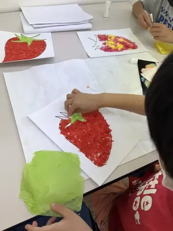 伸栄学習会　相之川教室/「和紙で季節のイチゴを作ろう」イベント開催（南行徳教室）