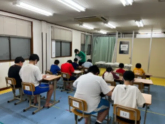 【運動・学習特化型】放課後等デイサービス すきっぷ 上青木西教室/座学中の風景