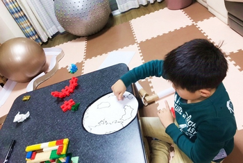 手と手つないで/スタッフの専門性・育成環境