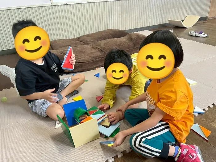 放課後等デイサービス　ポケットハウス/新しい玩具で遊ぼう♫ピタゴラスで何作る？