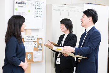 マルクスコラ山越教室/スタッフの専門性・育成環境