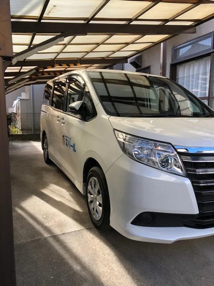 送迎車 ノア①