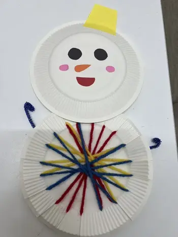 LITALICOジュニア越谷教室/お子さまと紙皿で雪だるまを作りました！