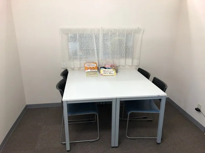 静かにすごしたい時などに活用する相談室です。