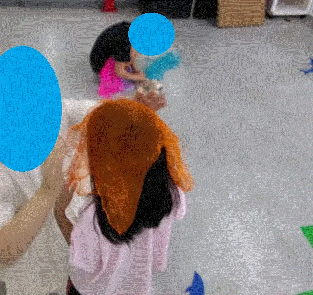 放課後等デイサービス い～らいふ/スカーフで遊ぼう！
