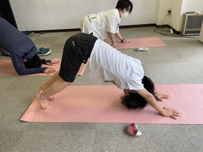 体験重視型放課後等デイサービス「ぴすと学舎・プラス」/🧘‍♀️ヨガ🧘‍♂️