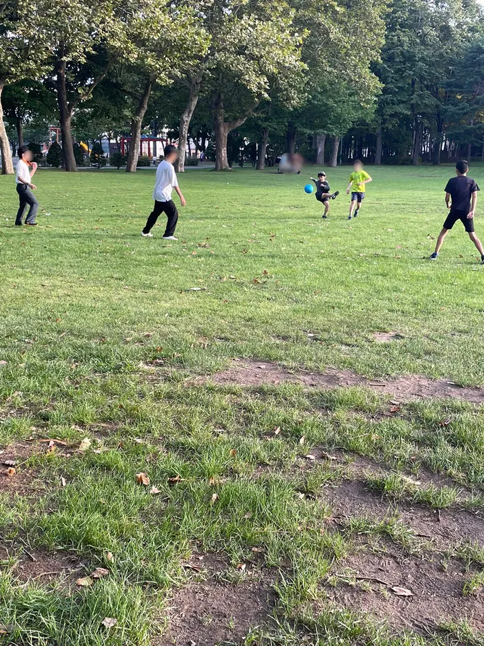 体験重視型放課後等デイサービス「ぴすと学舎・プラス」/『公園で遊ぼう⚽️』