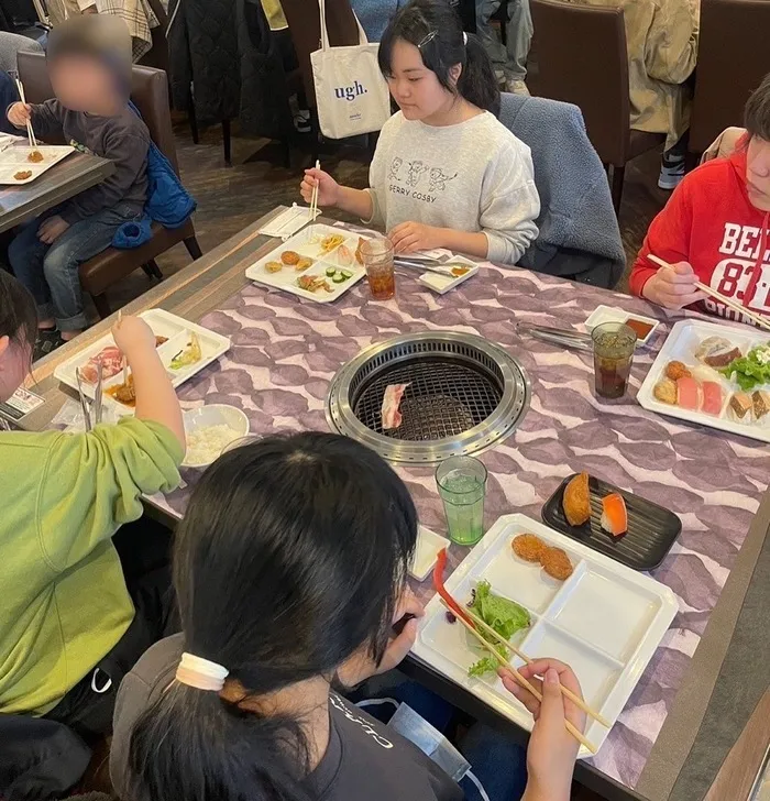 体験重視型放課後等デイサービス「ぴすと学舎・プラス」/バイキングに行こう🍣🥐🥩🍨