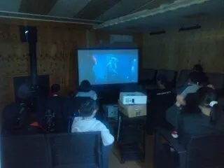 【楽しいイベント盛りだくさん！】　放課後等デイサービスアクティブ/映画鑑賞会🎞　～秘密基地🏝～