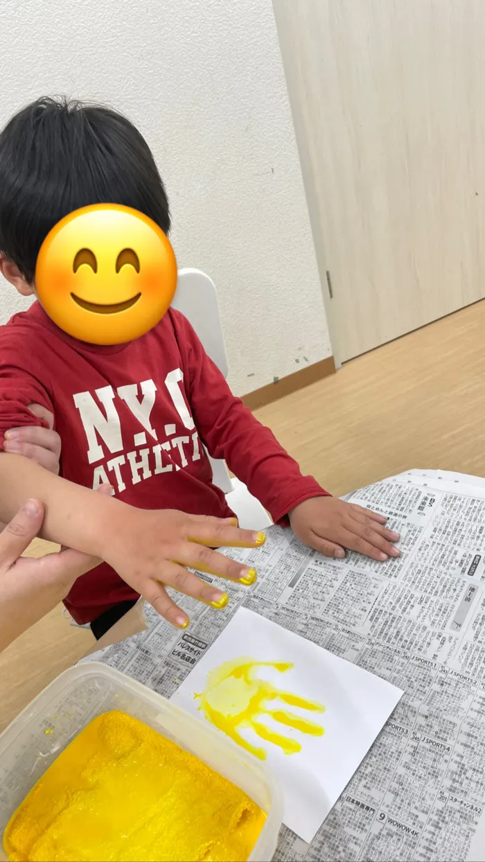 見学受付中！専門職在籍/送迎あり/年中無休（年末年始のみお休み）こぱんはうすさくら 入間豊岡教室/ひよこの壁面製作🐥