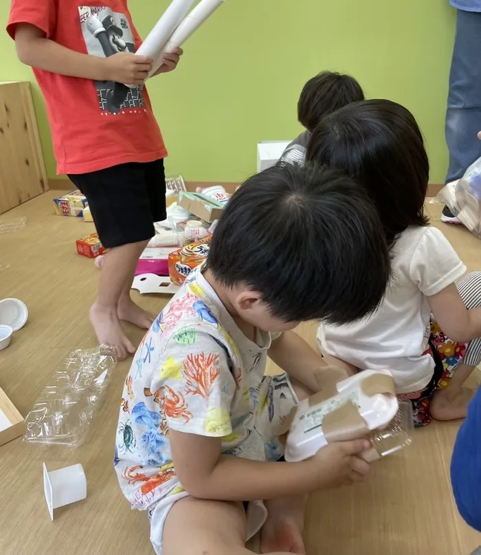 見学受付中！専門職在籍/送迎あり/年中無休（年末年始のみお休み）こぱんはうすさくら 入間豊岡教室/廃材遊び