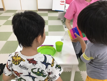 運動発達支援スタジオAYUMOおおとり/日常の支援風景