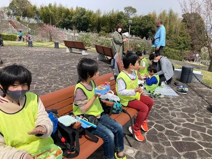 放課後等デイサービスキョウトLian-リアン-/公園でランチ