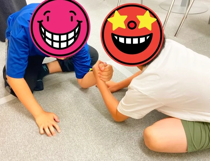 アプレ豊中緑丘/熱戦！腕相撲！
