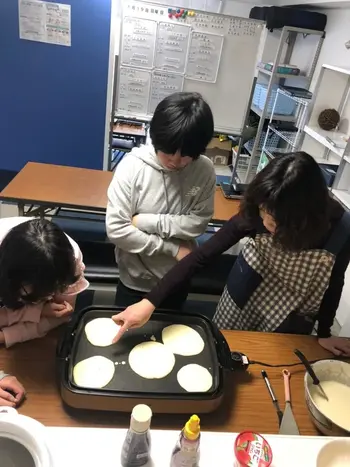 シャインさぎぬま/レッツクッキング「パンケーキ作り」②