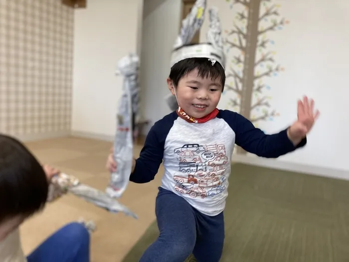 児童発達支援事業所　あった中央/新聞紙遊び🎵