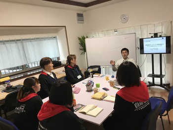 就労準備型放課後等デイサービス 自由帳/スタッフの専門性・育成環境