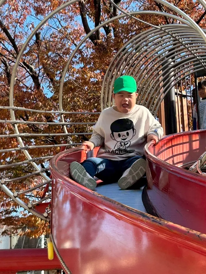 放課後等デイサービス　みつばち/寒空の森下公園✨