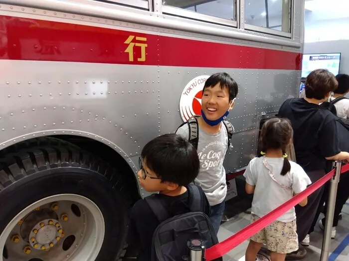 ライズ児童デイサービスししがや/（土）「ハムチ－ズクラッカ－」＆「バスと電車の博物館」