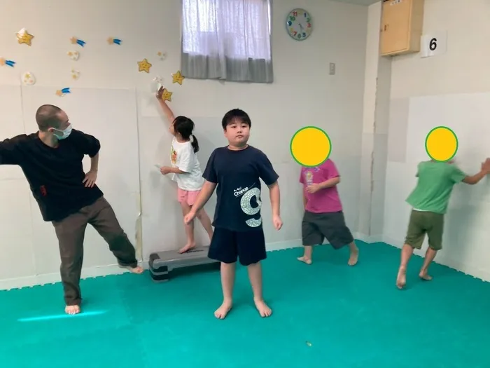 ライズ児童デイサービスししがや/(木) 「ダンス」＆「リトミック」