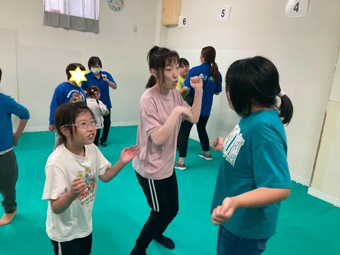 ライズ児童デイサービスししがや/(火)「リトミック」＆「リトミック」