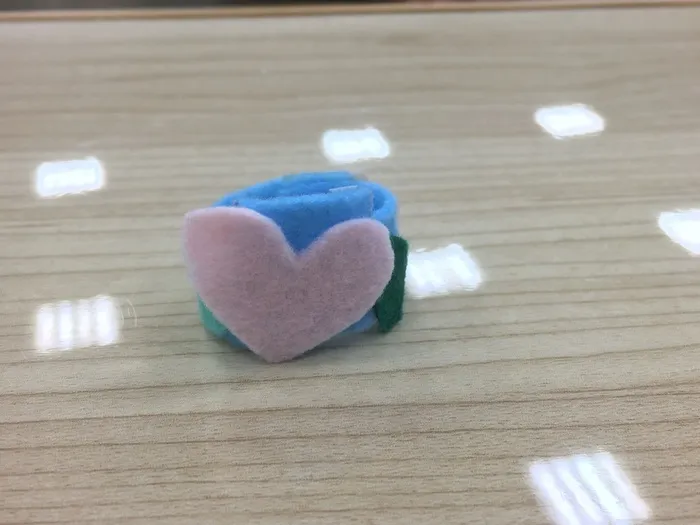 ロイヤルスクエア牧野/活動「ゆびわづくり💍」