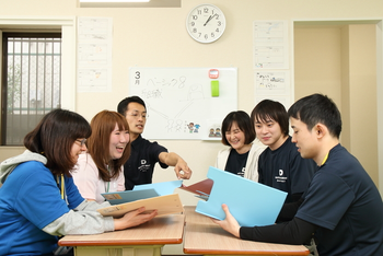 かがやきのまち 都町第2教室/スタッフの専門性・育成環境