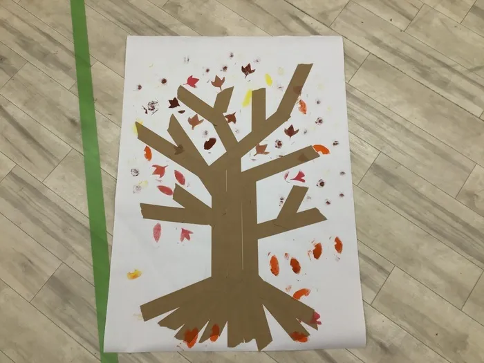 LITALICOジュニア高槻教室/11月特別プログラム「秋の木を描こう」