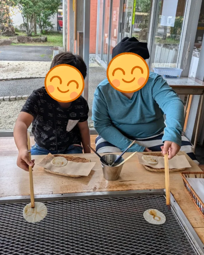 あそび王国　南輝事業所/おせんべい焼き体験🍘