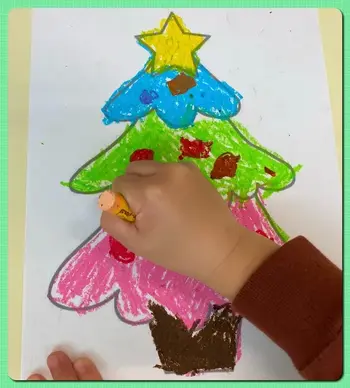 児童発達支援教室　GIFTED キッズ/カラフルなクリスマスツリー☆