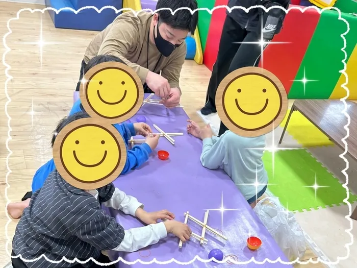 【人気大型遊具設置♪】放課後等デイサービス　癒しの森Kids　みくりや/マジックハンド作り✂️