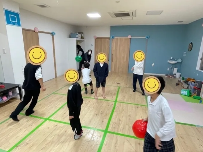 【人気大型遊具設置♪】放課後等デイサービス　癒しの森Kids　みくりや/ビーチボール中当て🎈