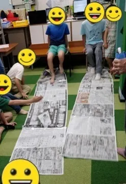 児童発達支援・放課後デイサービスさにーさいどあっぷ！/新聞巻きレース🌀