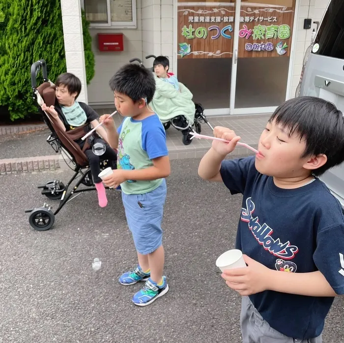 杜のつぐみ療育園四郎丸園/割れないシャボン玉！