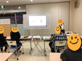 就労準備型放課後等デイサービス ナインカレッジ/スタッフの専門性・育成環境
