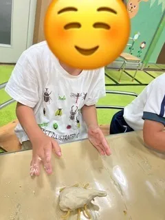 エンジョイキッズ/☆　微細活動　小麦粉粘土　☆