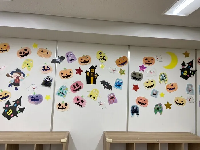  LEGON Kids谷町/レゴン谷町の10月の壁面制作😊