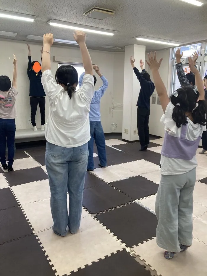 放課後等デイサービスGripキッズ行徳校/体幹トレーニング