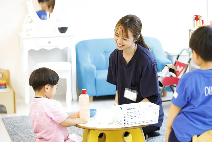 こども発達教育スクール「おへそこども学園」/おへその保育×児童発達支援