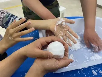 こぱんはうすさくら横浜中田教室/溶けない雪だるまを作ろう！