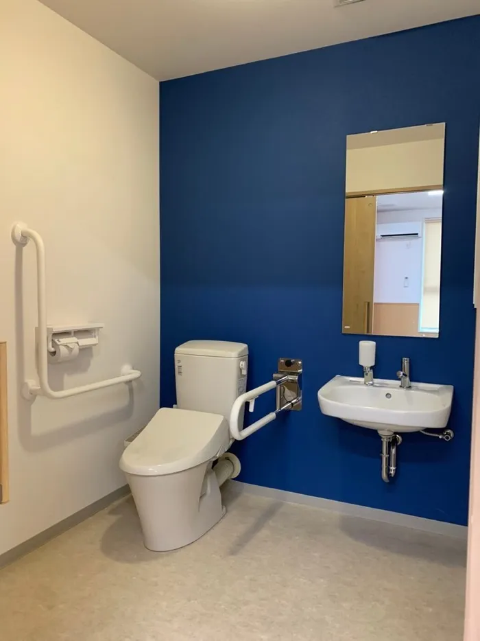 広々としたトイレで、トイレトレーニング