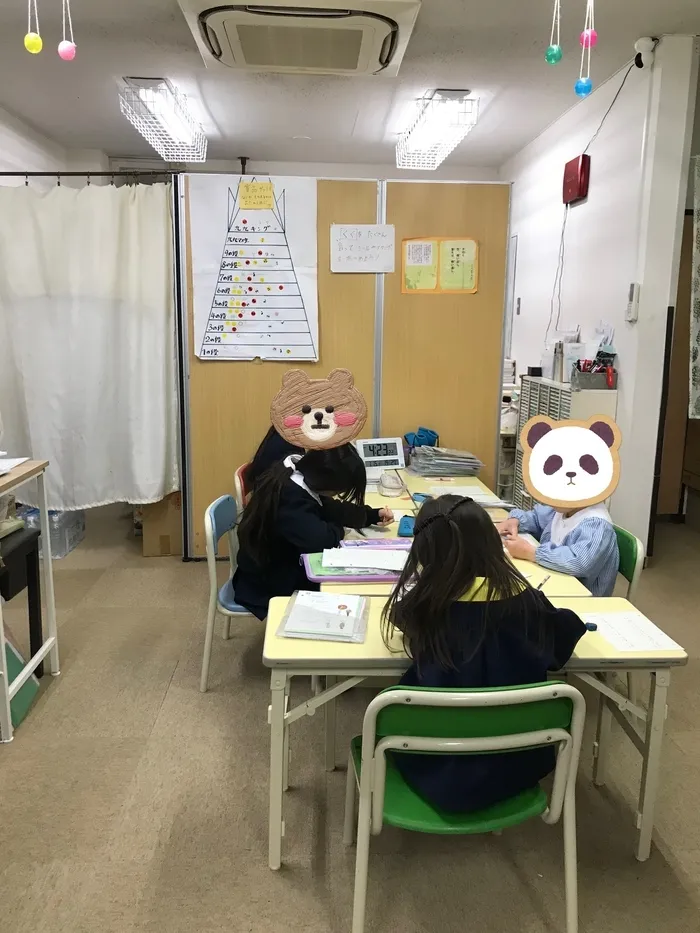 エールダンジュ　～幼児からの学習支援（国語、算数、英語、読み書き、計算）～/みんな頑張って勉強しています！