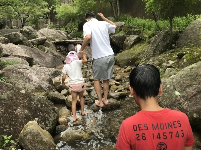 キッズライフ東福岡/昭和の森公園で水遊び