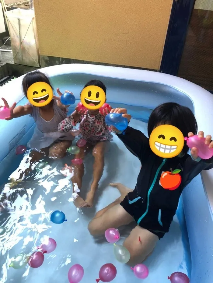 きりんのあくび　kids　ながせ/🌈プールで水風船🎈