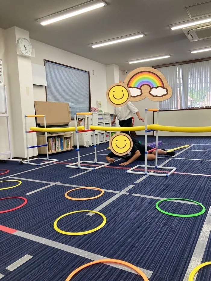 【姿勢を整える運動療育】 みらいーく初石/障害物だるまさんが転んだ🚶‍♂️