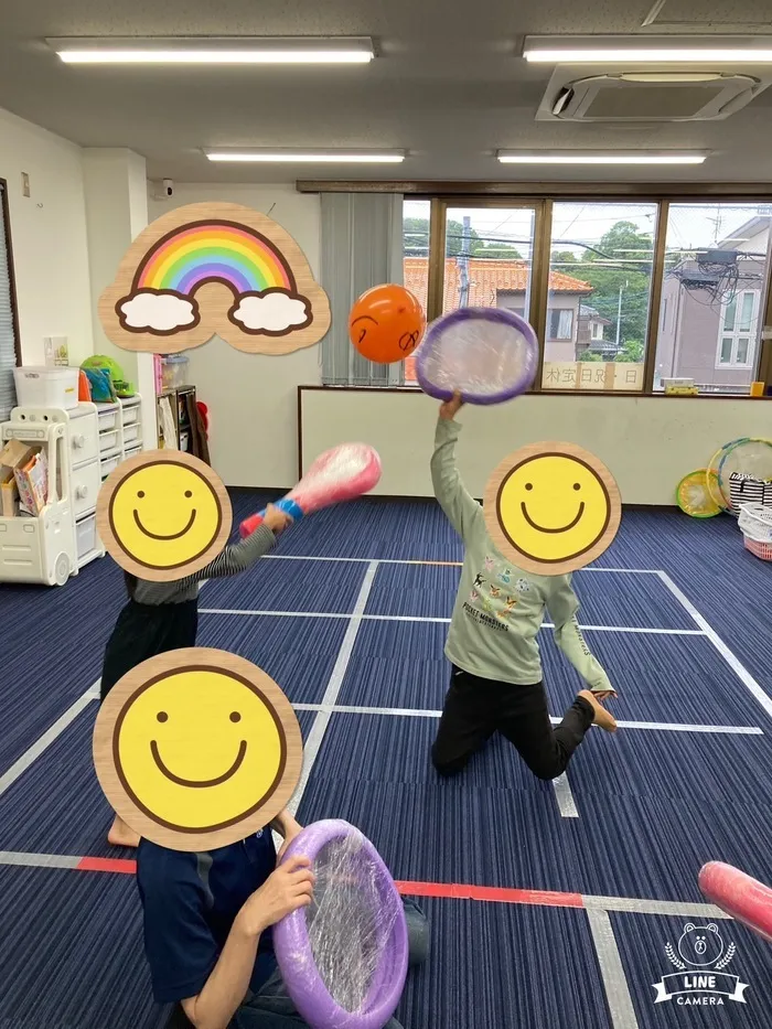 【姿勢を整える運動療育】 みらいーく初石/ラケットで風船ポンポンゲーム🎈