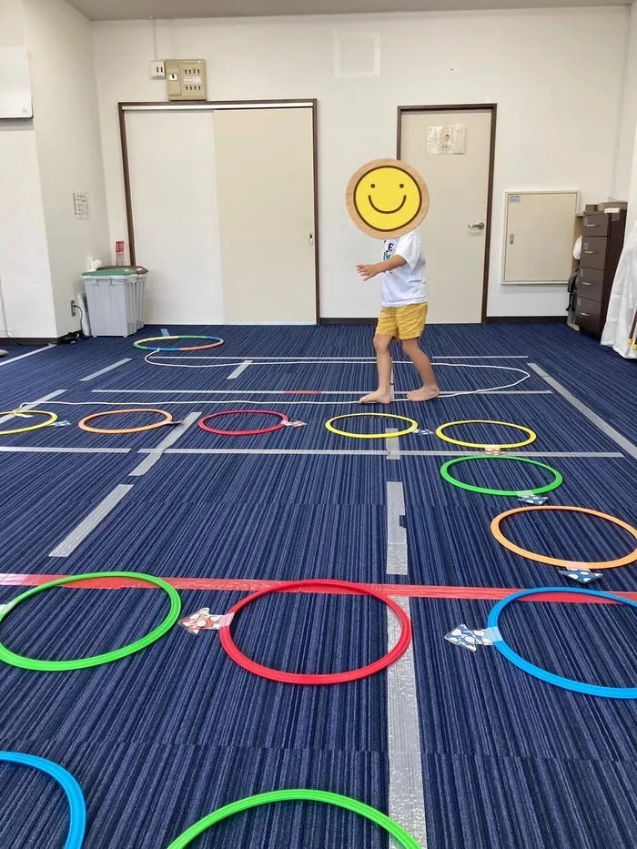 【姿勢を整える運動療育】 みらいーく初石/フープの向きに合わせて進もう👣