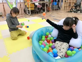 Dr.シロクマの重症心身障がい児デイサービス/ボール合戦！！