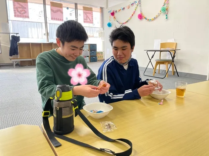 ぴっぴ箱塚/え〜る　おやつタイム🍘