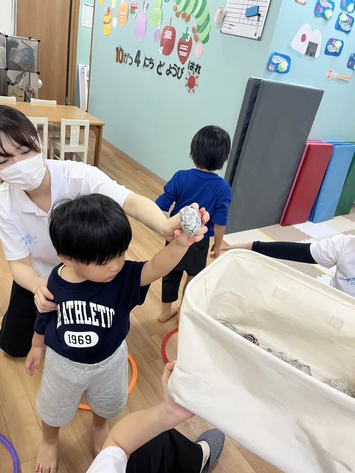 ST常駐！個別療育通所時毎回受けられます！園お迎えあり！児童発達支援事業所　メモリー/玉入れ！